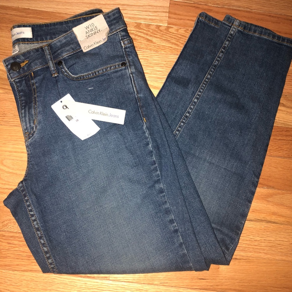 ***BRAND NEW*** CALVIN KLIEN JEANS SIZE 10W